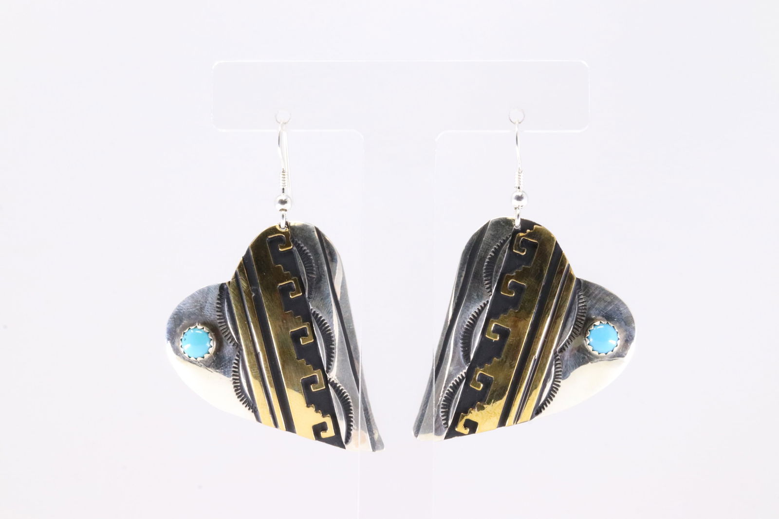 Native America Navajo Sterling Silver Turquoise Heart Dangling Earring'a By T/R Singer.: This is a Native America Navajo Sterling Silver Turquoise Heart Dangling Earring'a By T/R Singer. Stamp T.R Singer.