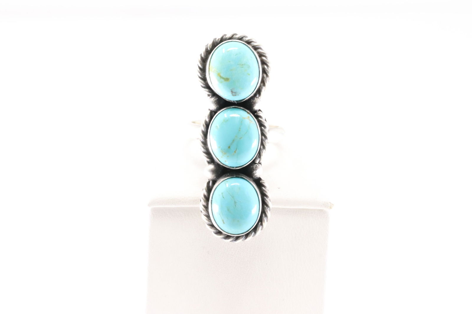 Native America Navajo Sterling Silver Turquoise Ring By L. Silversmith.: This is a Native America Navajo Sterling Silver Turquoise Ring By L. Silversmith. Stamp L.Silversmith. Ring Size: 8.00.