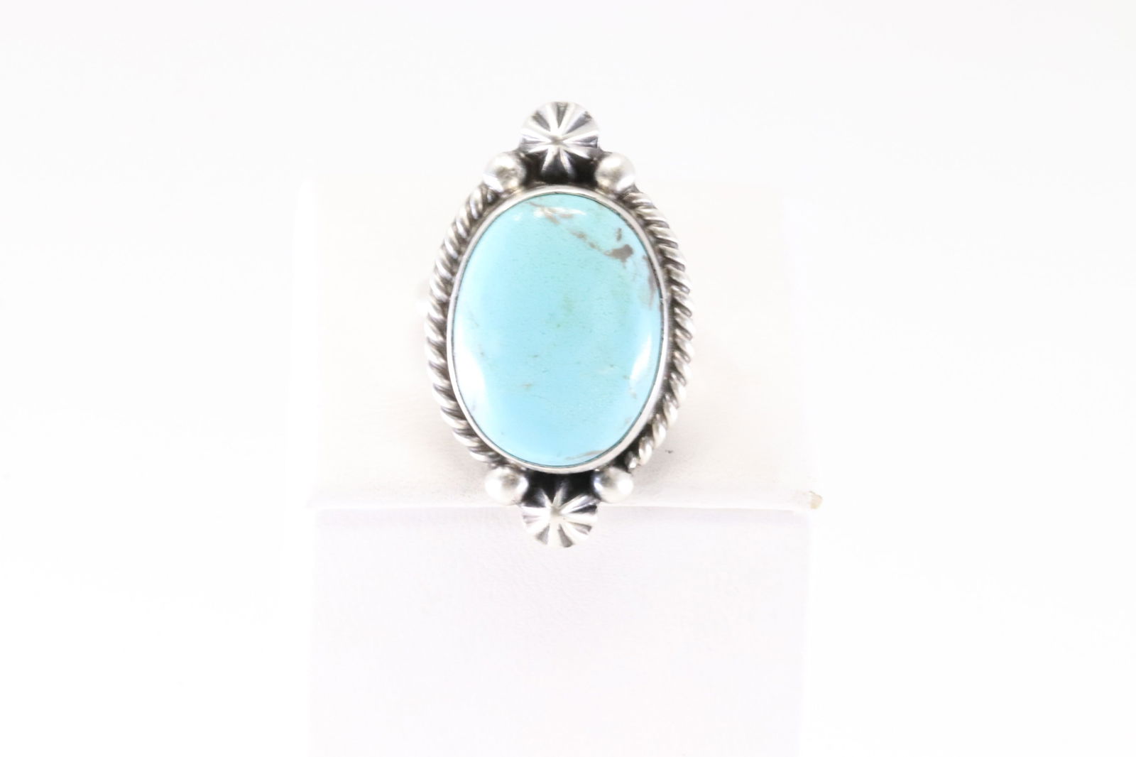 Native America Navajo Sterling Silver Turquoise Ring By Dixon.: This is a Native America Navajo Sterling Silver Turquoise Ring By Dixon. Stamp Dixon. Ring Size: 7.00.