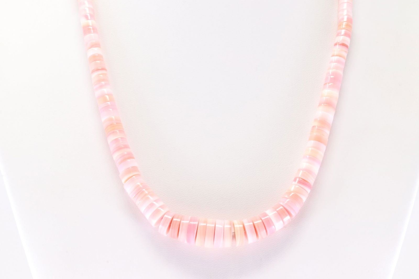 America Sterling Silver Pink Conch Necklace.: This is a America Sterling Silver Pink Conch Necklace. Necklace Length: 18.00.