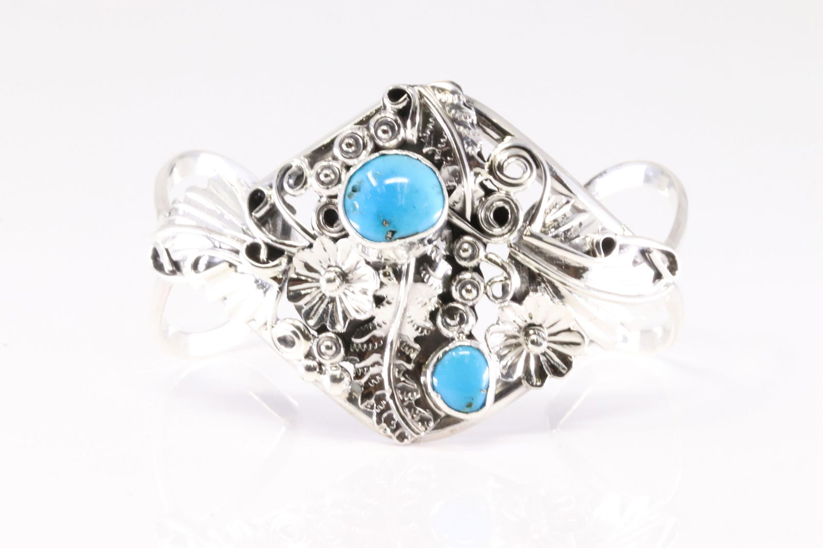 Native America Navajo Sterling Silver Turquoise Bracelet Floral Cuff By H.B.Y.: This is a Native America Navajo Sterling Silver Turquoise Bracelet Floral Cuff By H.B.Y. Stamp H.B.Y.