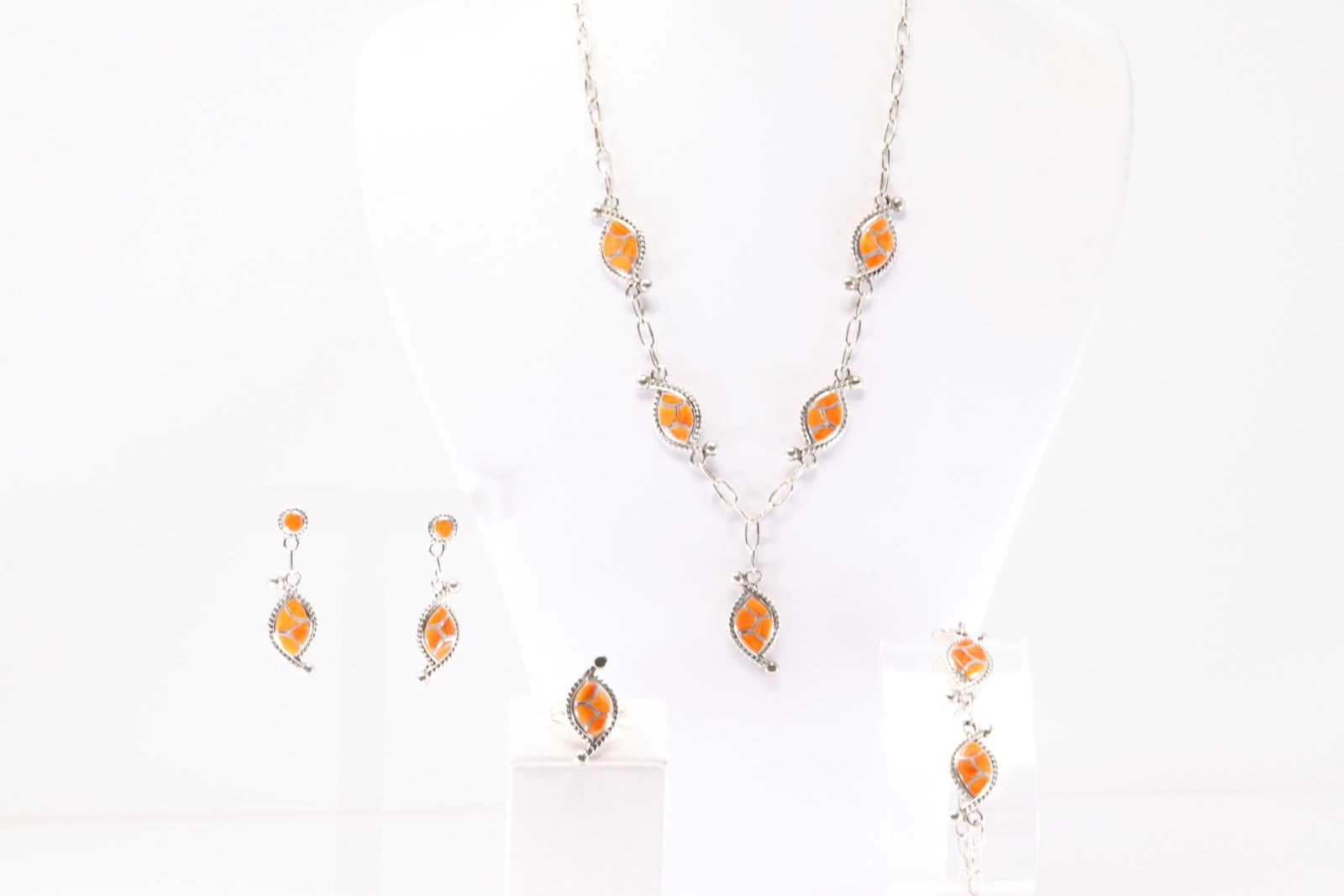 America Sterling Silver Spiny Oyster Inlay 4 Pieces Set ( Necklace, Post Dangling Earring's. (1 of 10)