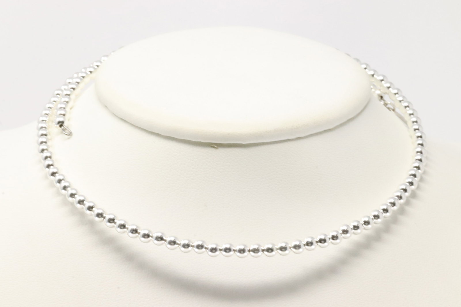 America Sterling Silver Pearl Beaded Choker Necklace.: This is a America Sterling Silver Pearl Beaded Choker Necklace. Adjustable.