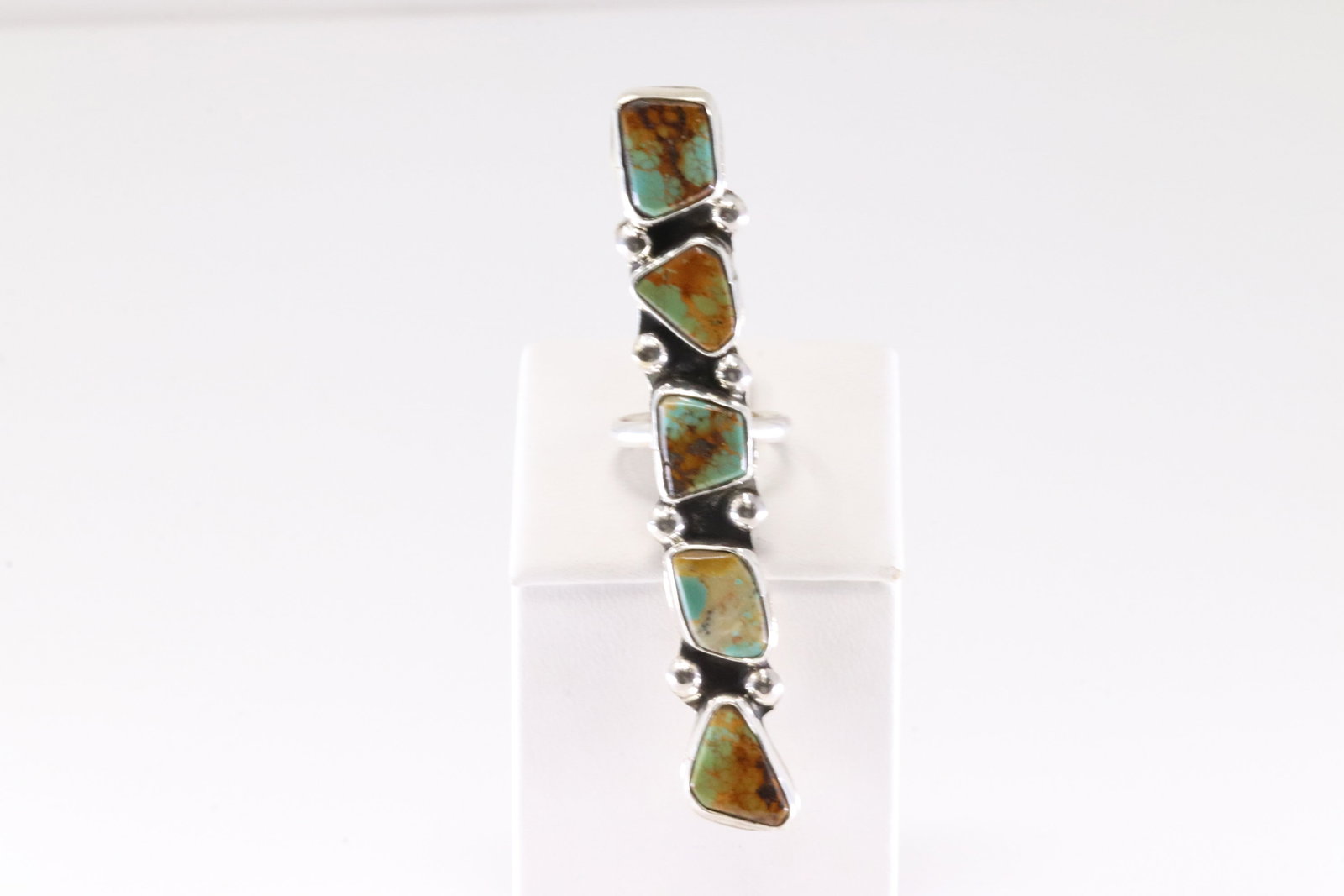 Native America Zuni Sterling Silver Turquoise Ring By Jude Candelaria.: This is a Native America Zuni Sterling Silver Turquoise Ring By Jude Candelaria. Stamp Jude Candelaria. Ring Size: 6.00.