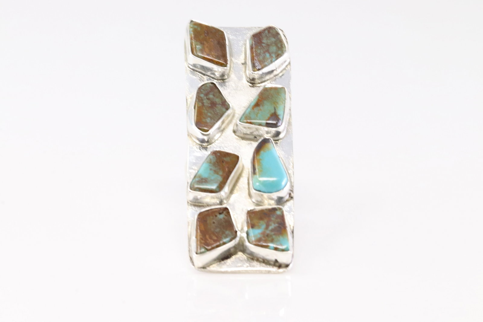 Native America Zuni Sterling Silver Turquoise Ring By Jude Candelaria.: This is a Native America Zuni Sterling Silver Turquoise Ring By Jude Candelaria. Stamp Jude Candelaria. Ring Size: 6.00.
