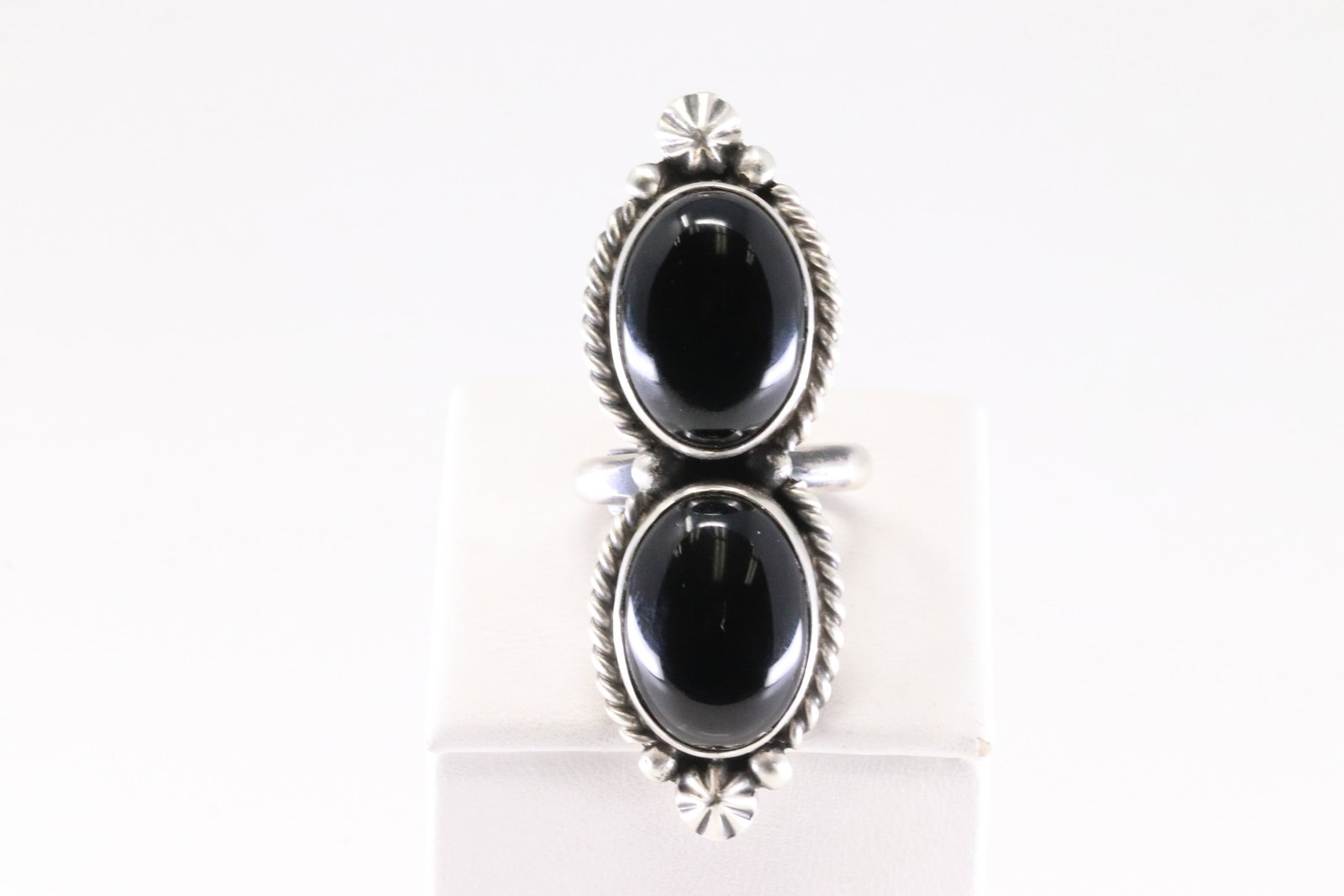 Native America Navajo Sterling Silver Black Onyx Ring By Eugene Belone. (1 of 4)