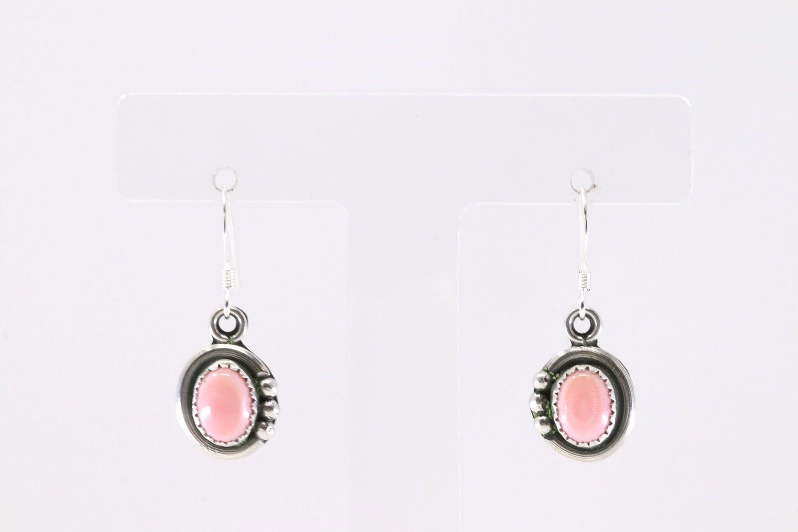 America Sterling Silver Pink Conch Shell Dangling Earring's. (1 of 3)
