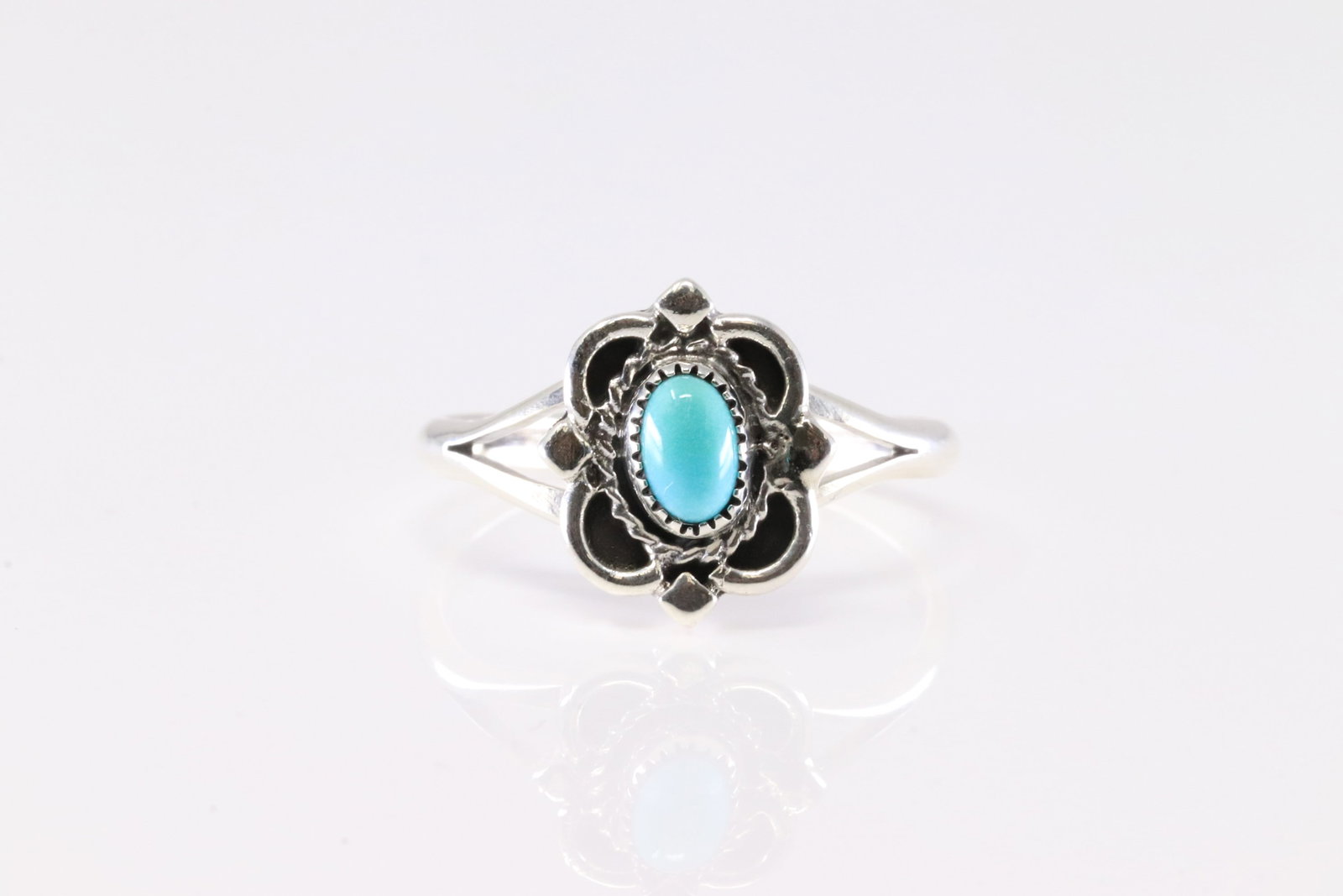 America Sterling Silver Turquoise Ring. (1 of 3)
