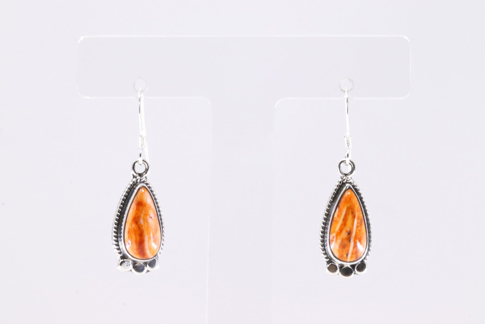 America Navajo Sterling Silver Spiny Oyster Dangling Earring's.: This is a America Navajo Sterling Silver Spiny Oyster Dangling Earring's.