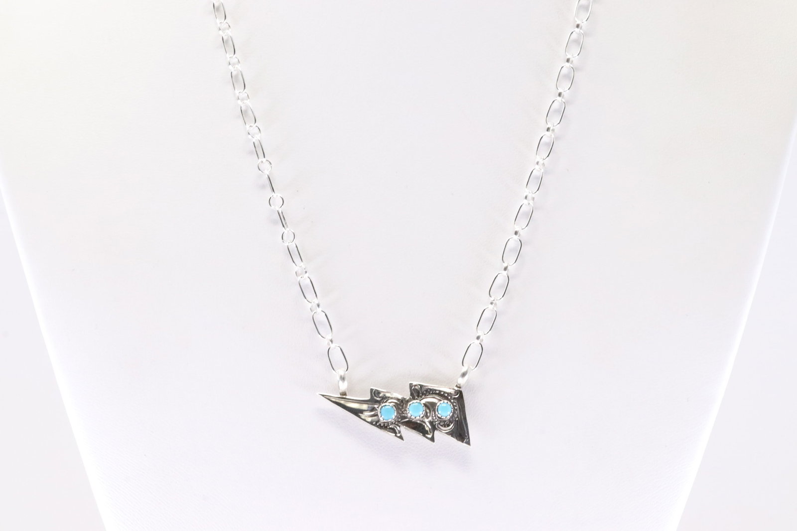 America Sterling Silver Turquoise Necklace.: This is a America Sterling Silver Turquoise Necklace. Necklace length: 18.00"