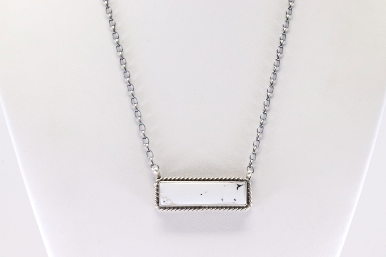 Native America Navajo Sterling Silver White Stone Necklace By Chassity Belone. (1 of 4)