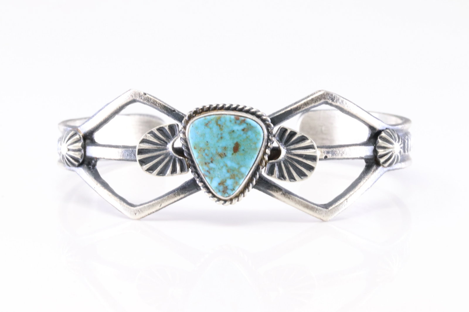 Native America Navajo Sterling Silver Kingman Turquoise Bracelet Cuff By Keven Billah.: This is a Native America Navajo Sterling Silver Kingman Turquoise Bracelet Cuff By Keven Billah.