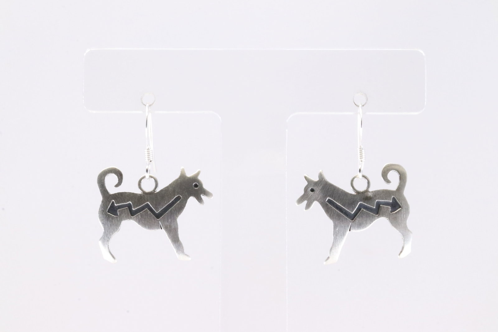 America Sterling Silver Wolf Dangling Earring's By Robert Gene.: This is a America Sterling Silver Wolf Dangling Earring's By Robert Gene.