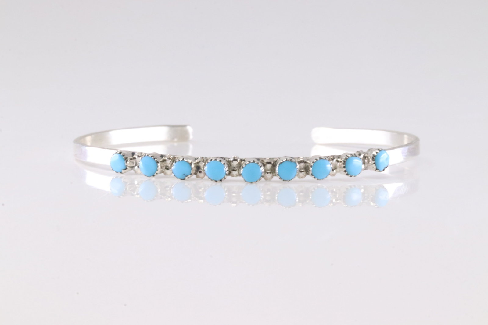 America Sterling Silver Turquoise Bracelet Cuff.: This is a America Sterling Silver Turquoise Bracelet Cuff.