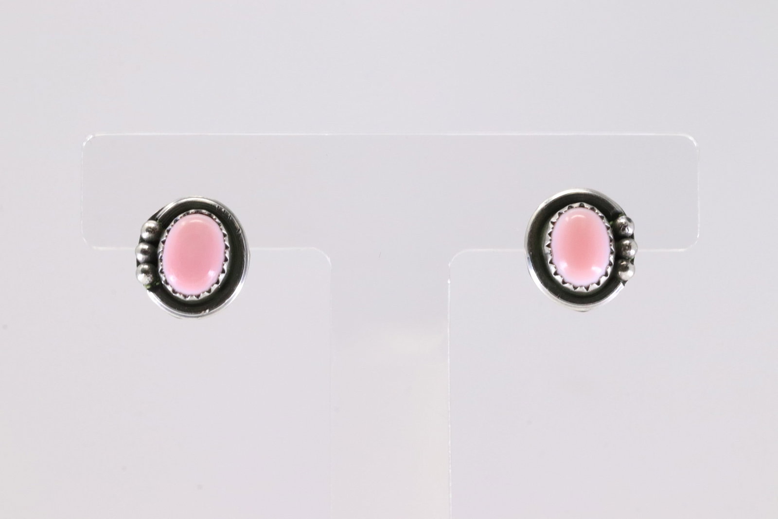 America Sterling Silver Pink Conch Post Earring's.: This is a America Sterling Silver Pink Conch Post Earring's.