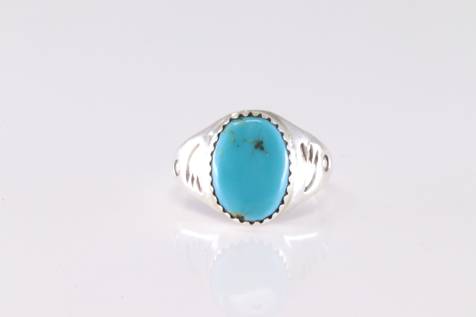 Native America Navajo Sterling Silver Turquoise Ring By M.L.: This is a Native America Navajo Sterling Silver Turquoise Ring By M.L. Ring size: 7.00.
