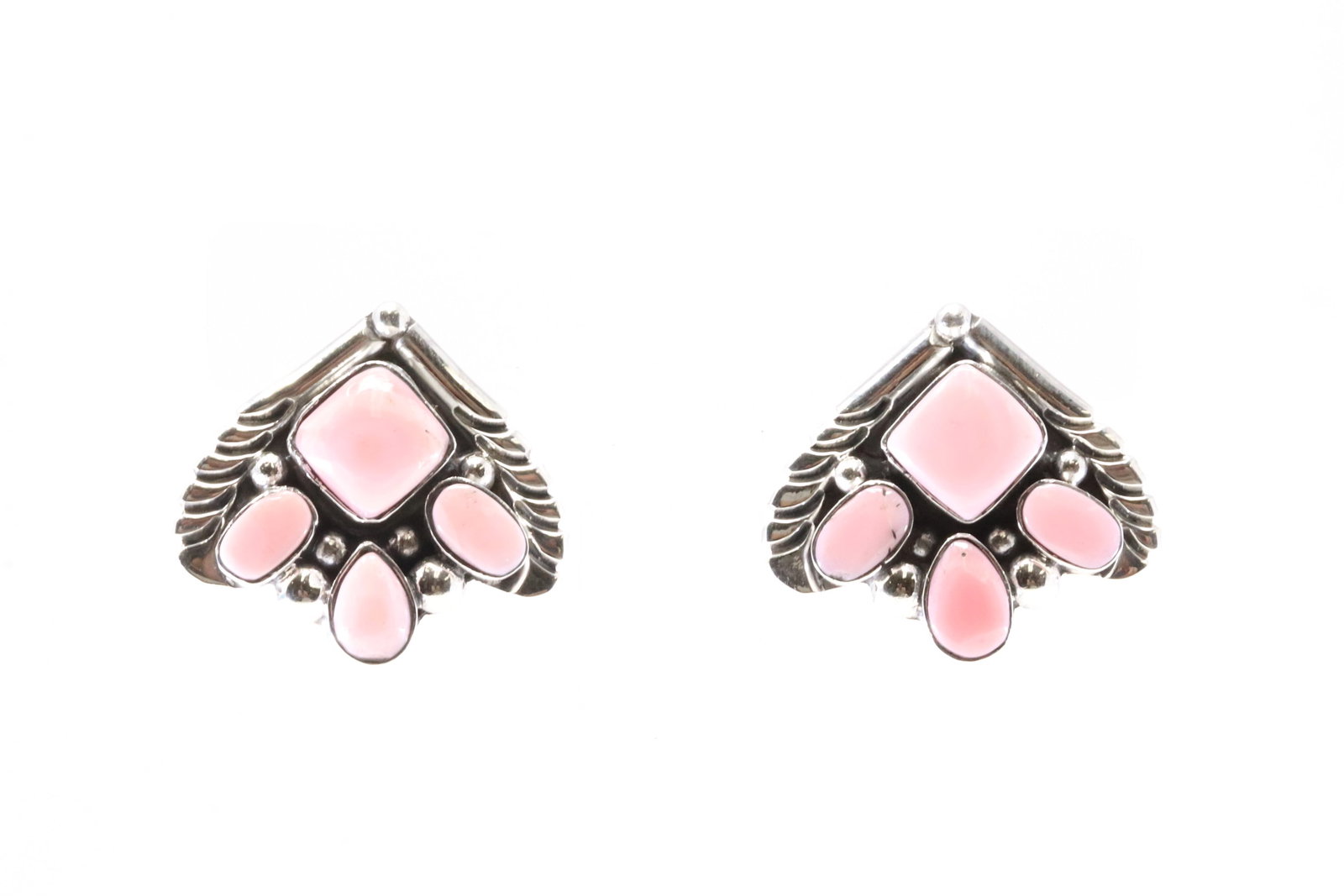 Native America Navajo Sterling Silver Pink Conch Post Earring's By DTR.: This is a Native America Navajo Sterling Silver Pink Conch Post Earring's By DTR. Stamp By DTR.
