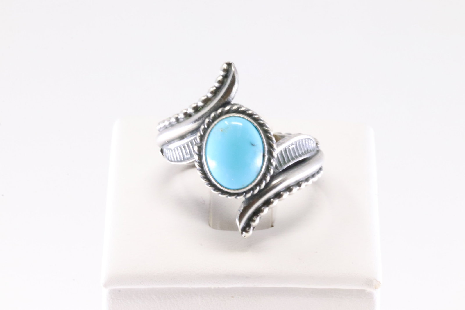 Native America Navajo Sterling Silver Turquoise Ring By Thomas Yazzie.: This is a Native America Navajo Sterling Silver Turquoise Ring By Thomas Yazzie. Ring size: 8.75.