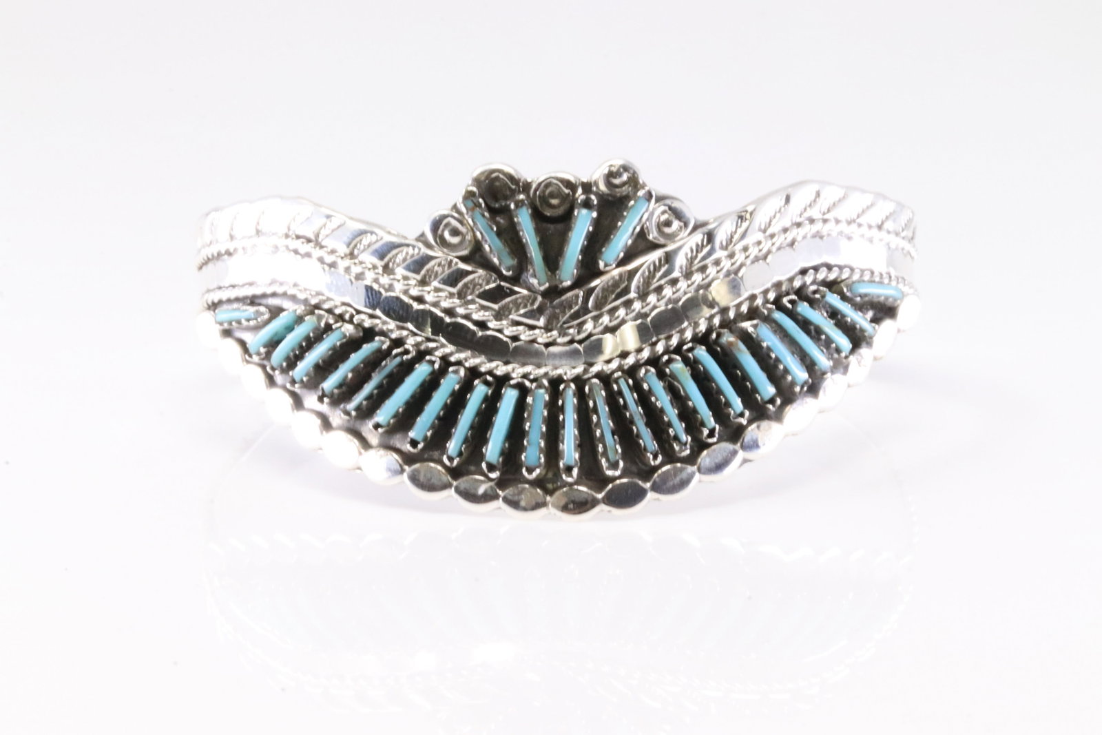 Native America Navajo Sterling Silver Turquoise Bracelet Cuff By Y.: This is a Native America Navajo Sterling Silver Turquoise Bracelet Cuff By Y.