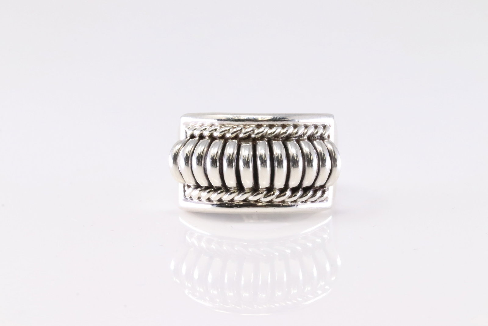 Native America Navajo Sterling Silver Design Solid Ring By Thomas Charley.: This is a Native America Navajo Sterling Silver Design Solid Ring By Thomas Charley. Stamp T.C. Ring size: 7.00.