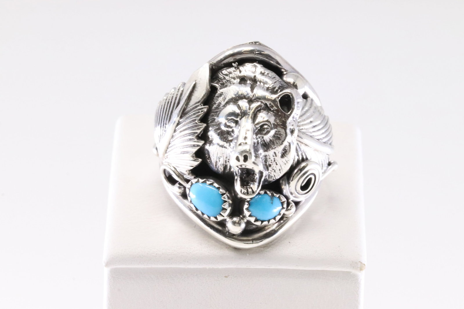 Native America Navajo Sterling Silver Turquoise Ring Bear Casted By Darrell Morgan.: This is a Native America Navajo Sterling Silver Turquoise Ring Bear Casted By Darrell Morgan. Stamp DM. Ring Size: 12.00"