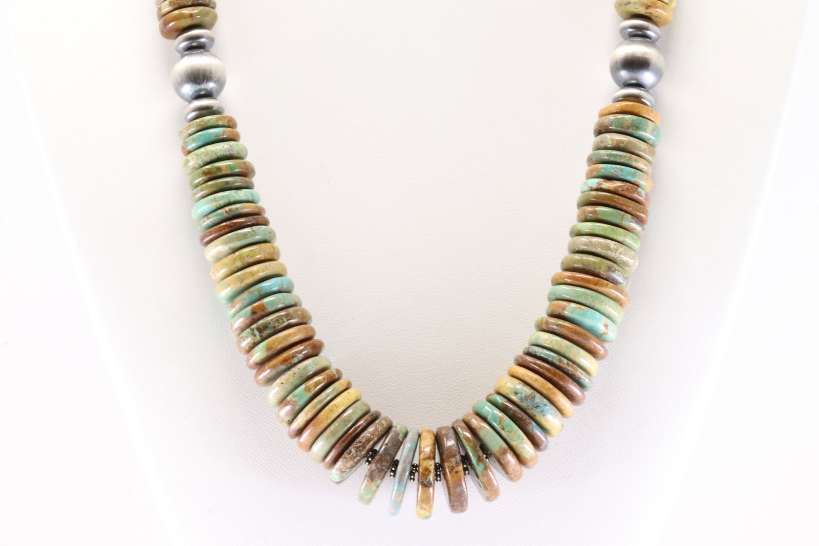 Native America Sterling Silver Pearl Beaded / Turquoise Necklace.: This is a Native America Sterling Silver Pearl Beaded / Turquoise Necklace. Necklace length: 20.00" Total weight: 123.34 Grams.