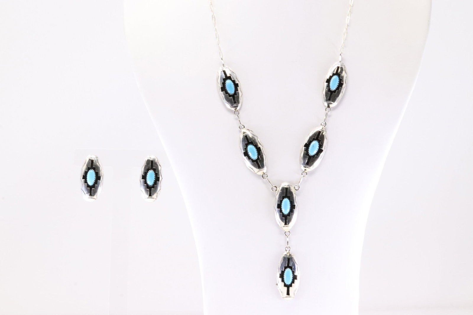 Native America Navajo Sterling Silver Turquoise Necklace & Earring's Set By Felix Perry.: This is a Native America Navajo Sterling Silver Turquoise Necklace & Earring's Set By Felix Perry. Stamp P. Necklace length: 20.00"