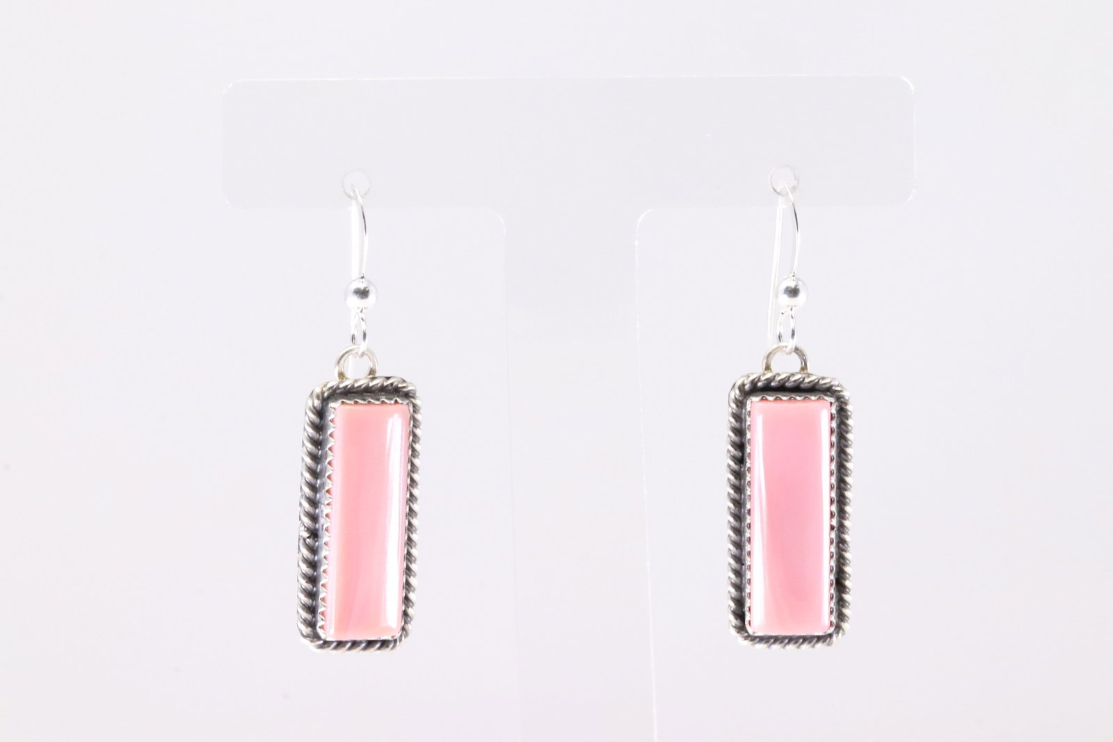 Native America Navajo Sterling Silver Pink Conch Dangling Earring's By Virginia Becent.: This is a Native America Navajo Sterling Silver Pink Conch Dangling Earring's By Virginia Becent. Stamp Virginia B.