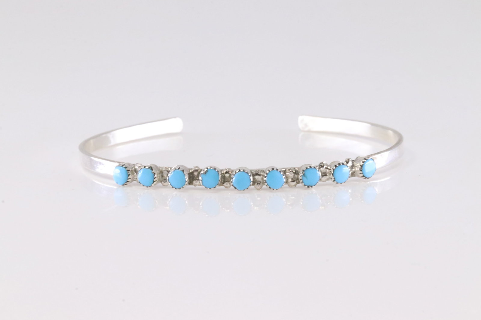 America Sterling Silver Turquoise Bracelet Cuff.: This is a America Sterling Silver Turquoise Bracelet Cuff.