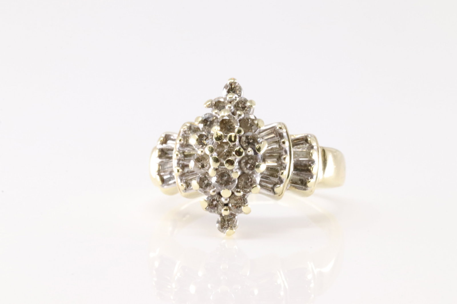 Diamond Ring 10Kt. - 3