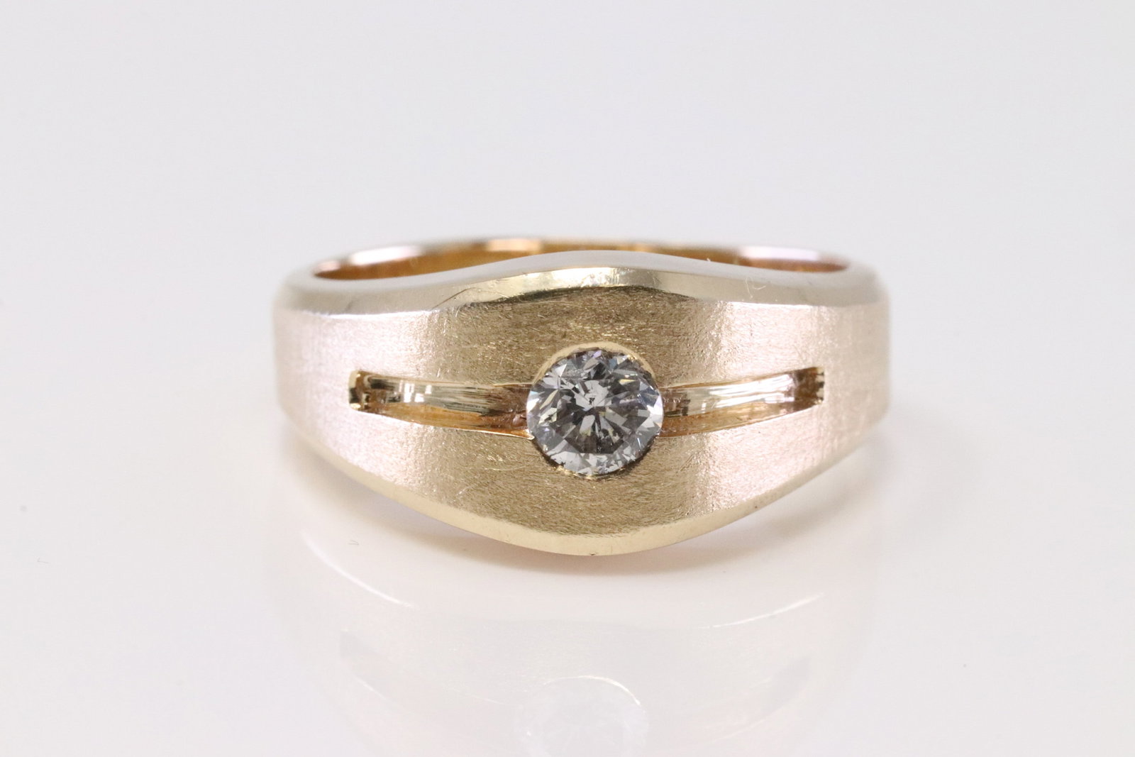 Diamond Ring 14Kt.: 14Kt Yellow Gold Diamond Ring. Ring has one Diamond. Diamond weight approx: 0.35ct. Ring size: 9.00. Total weight: 12.50 Grams.
