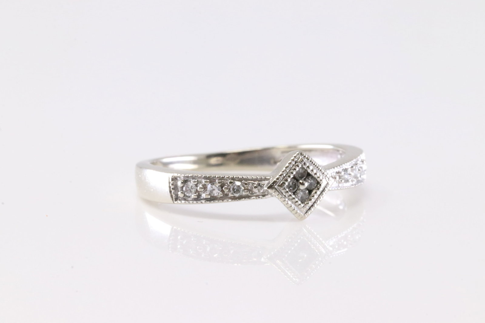 Diamond Ring 10Kt. - 2