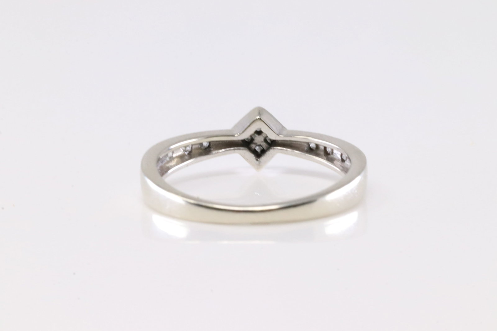 Diamond Ring 10Kt. - 4