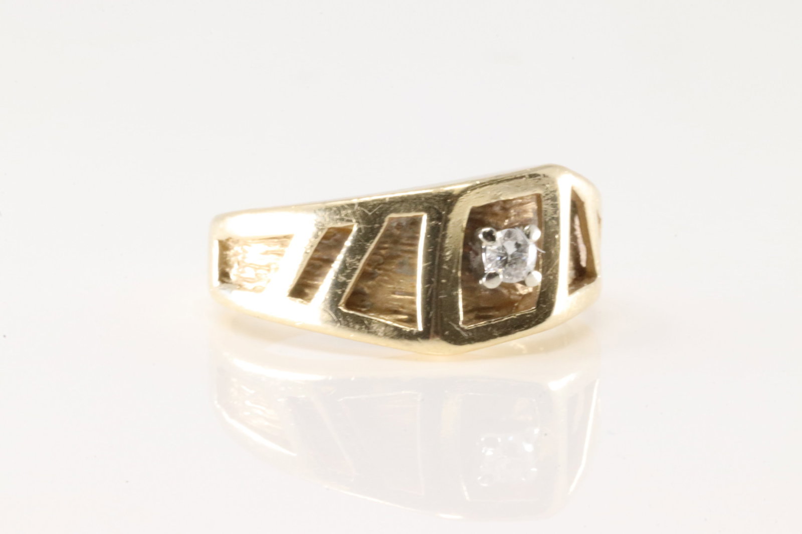 Elegant Diamond Ring 14Kt. - 2
