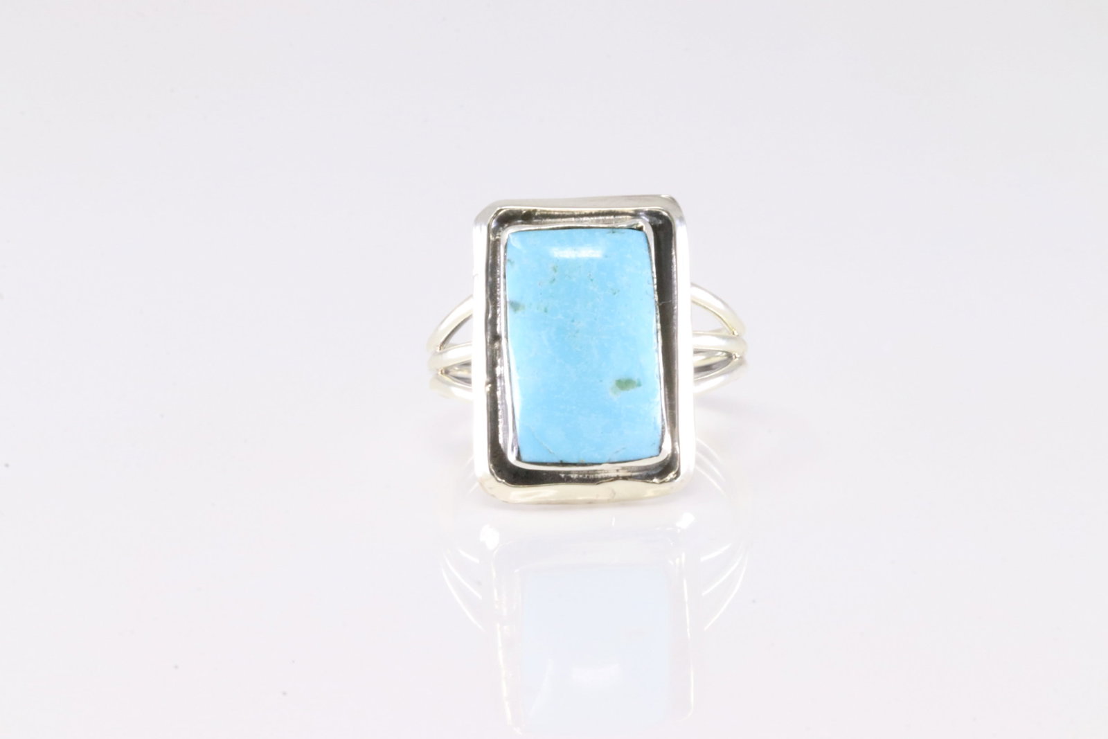 Native America Navajo Sterling Silver Turquoise Ring By Jason Bahe.: This is a Native America Navajo Sterling Silver Turquoise Ring By Jason Bahe. Ring size: 8.50.