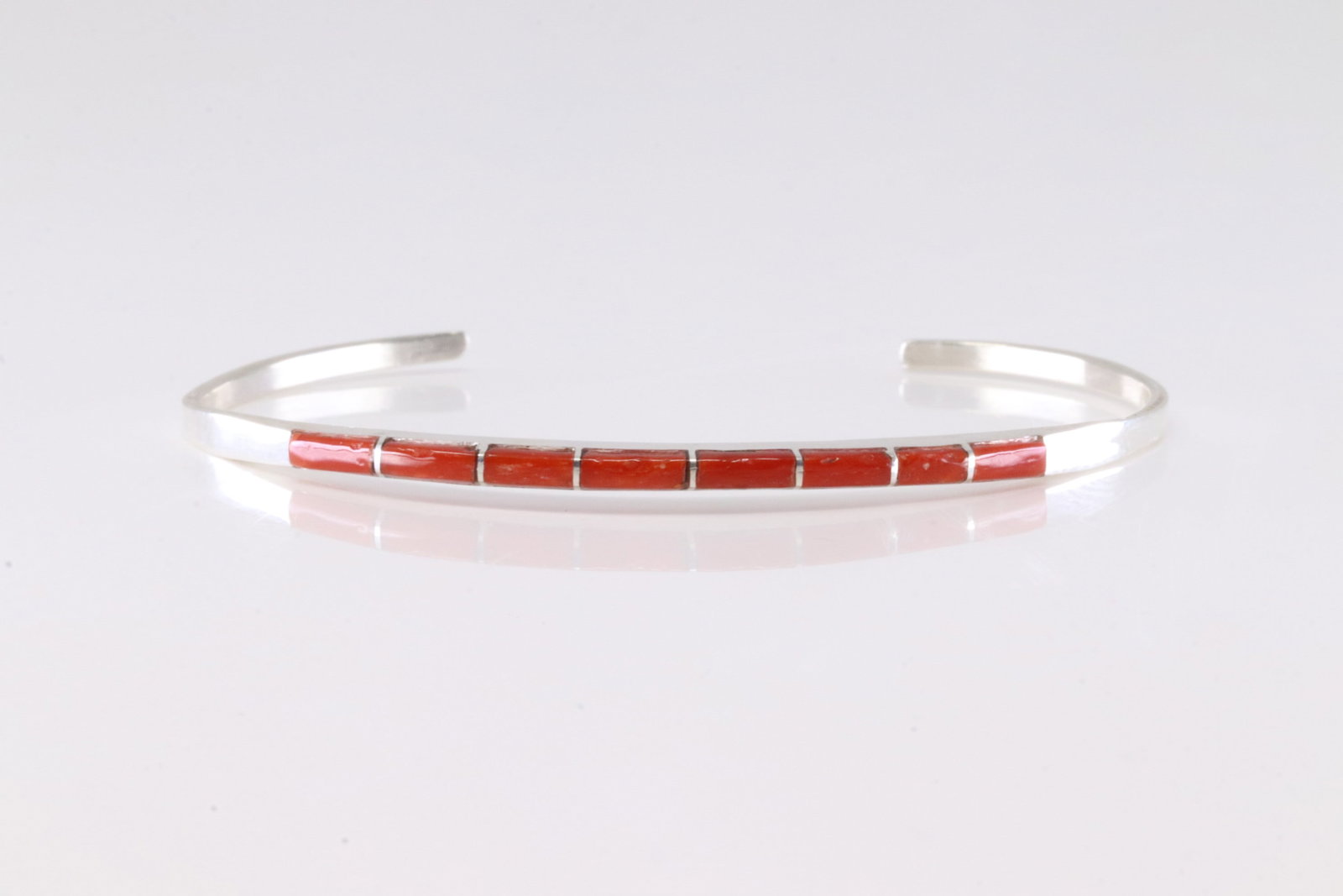 Native America Sterling Silver Coral Inlay Bracelet Cuff. (1 of 4)
