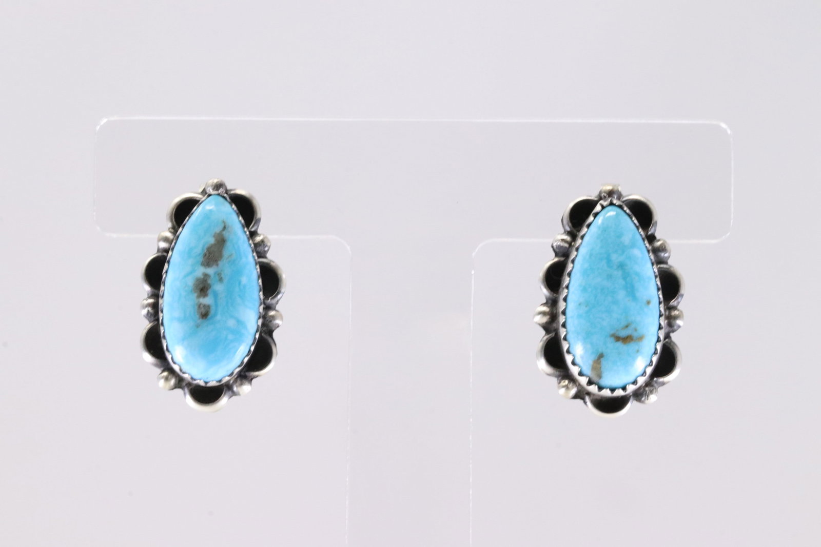 Native America Navajo Sterling Silver Kingman Turquoise Post Earring's By Freda Martinez.: This is a Native America Navajo Sterling Silver Kingman Turquoise Post Earring's By Freda Martinez.