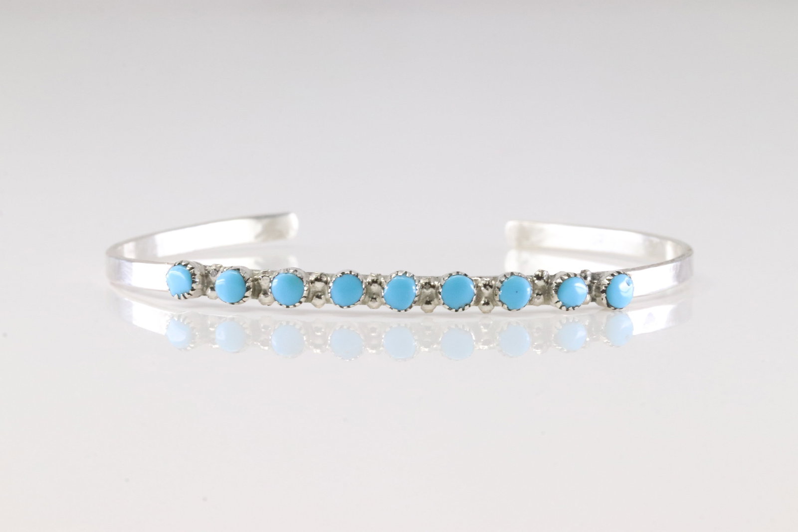 America Sterling Silver Turquoise Bracelet Cuff.: This is a America Sterling Silver Turquoise Bracelet Cuff.