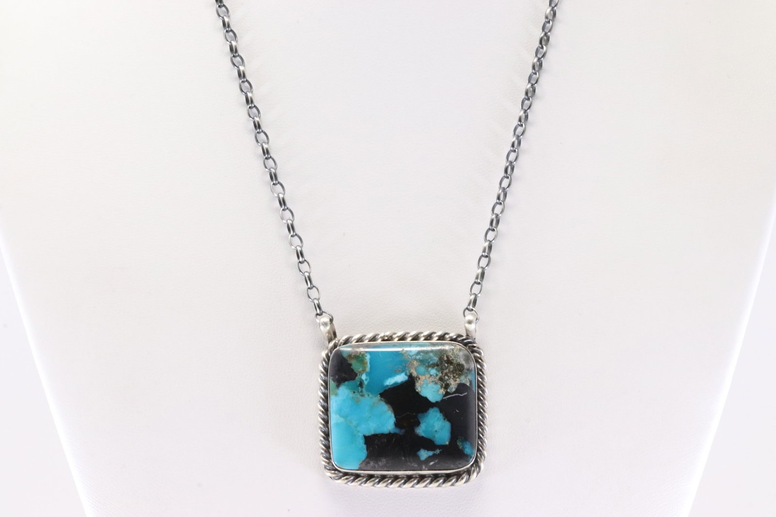 Native America Navajo Sterling Silver Kingman Turquoise Necklace By Donovan Skeets. (1 of 4)