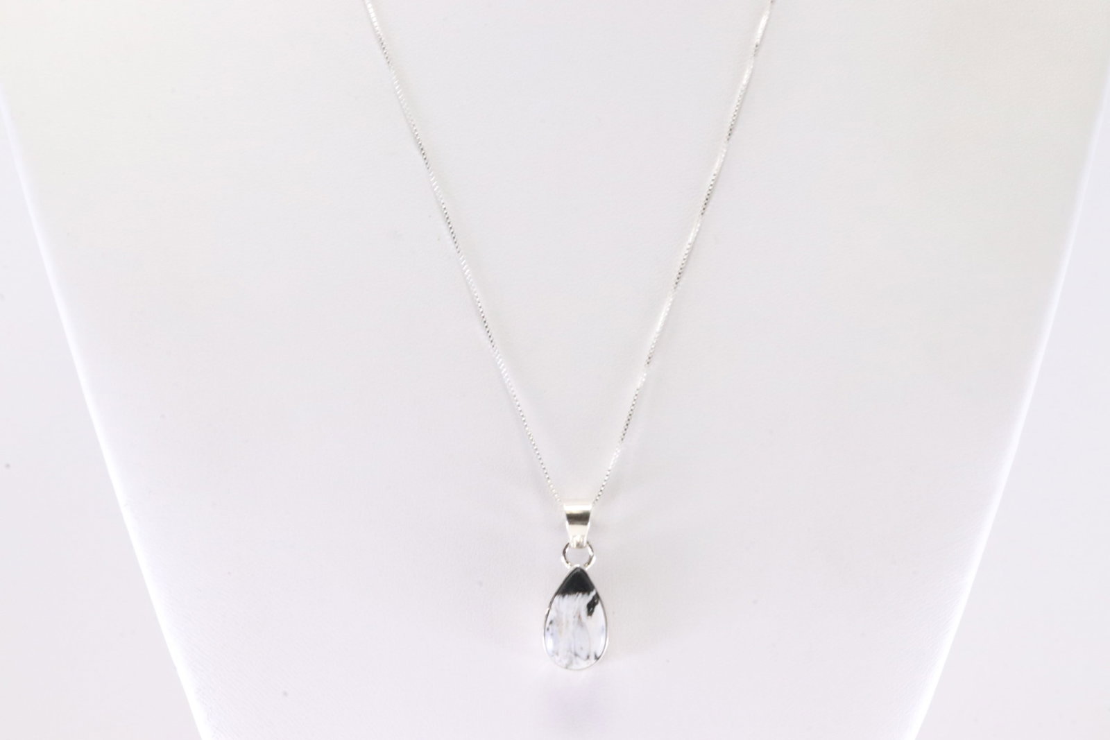 Native America Navajo Sterling Silver White Buffalo Pendant By T.F. With a 925 Necklace. (1 of 4)