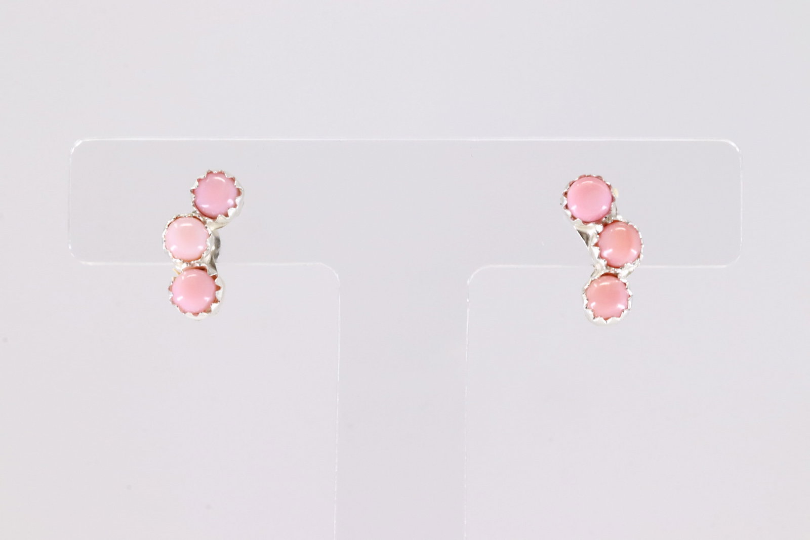 America Sterling Silver Pink Conch Post Earring's.: This is a America Sterling Silver Pink Conch Post Earring's.