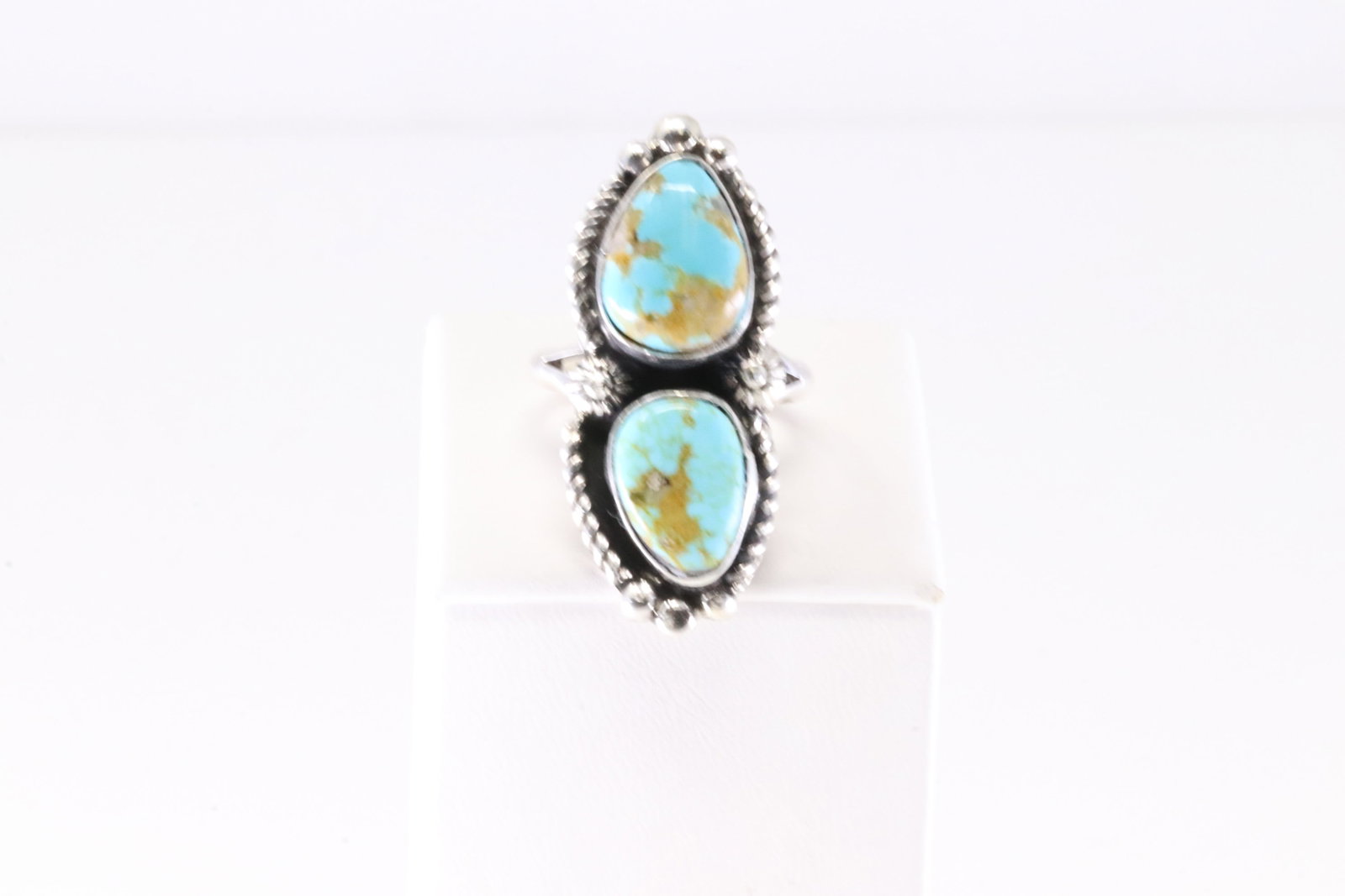 Native America Navajo Sterling Silver Turquoise Ring By Robert Chakey.: This is a Native America Navajo Sterling Silver Turquoise Ring By Robert Chakey. Stamp Robert Chakey. Ring Size: 9.00.