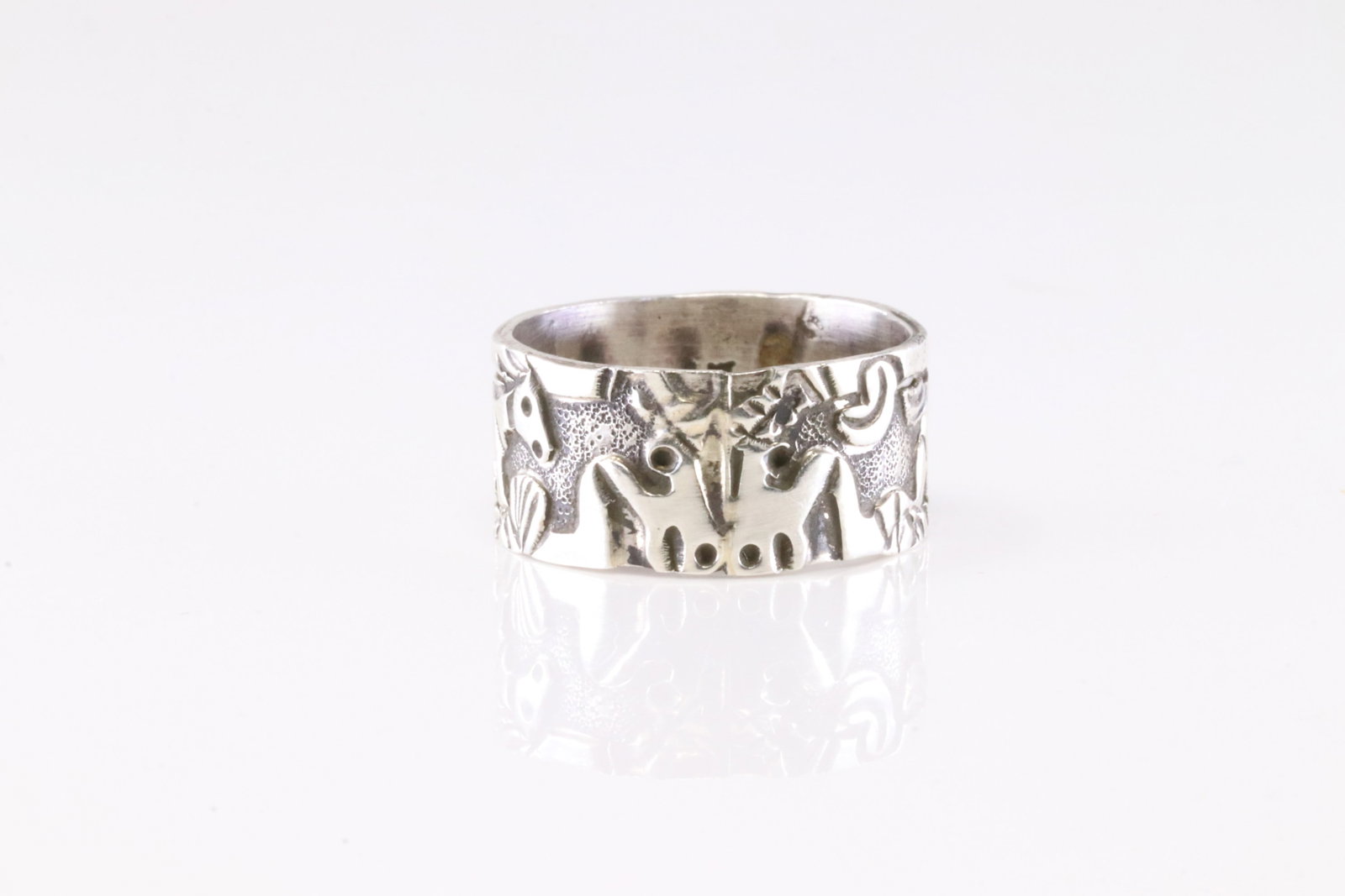 Native America Navajo Sterling Silver Solid Stamped History Horse Ring By B.: This is a Native America Navajo Sterling Silver Solid Stamped History Horse Ring By B. Stamp B. Ring Size: 10.00.