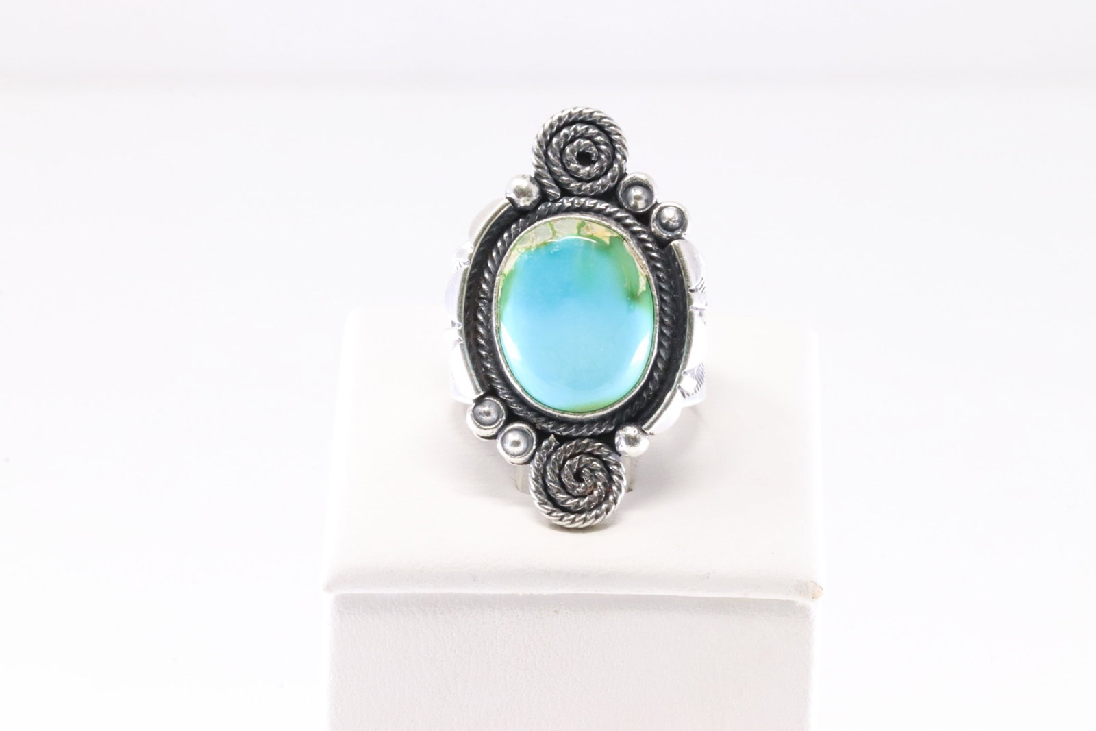 Native America Navajo Sterling Silver Sonora Gold Turquoise Ring By Marita Benally.: This is a Native America Navajo Sterling Silver Sonora Gold Turquoise Ring By Marita Benally. Stamp By R.B Company. Ring Size: 6.50.