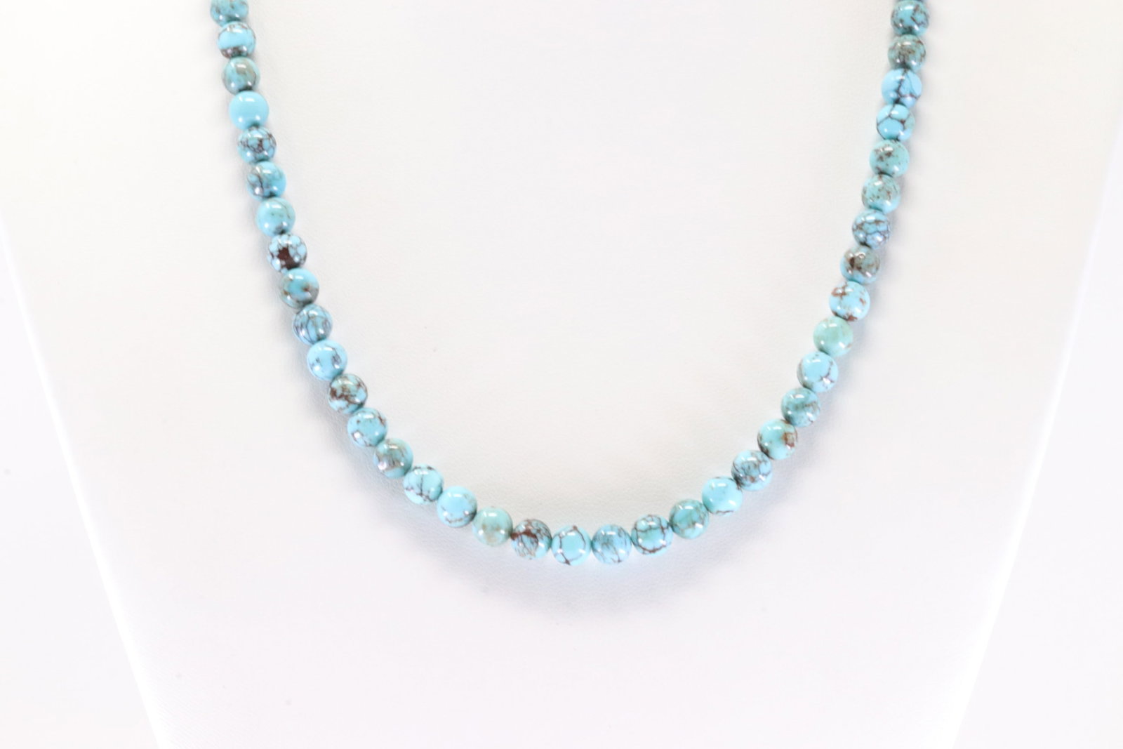 America Sterling Silver Turquoise Pearl Beaded Necklace.: This is a America Sterling Silver Turquoise Pearl Beaded Necklace. Necklace Length: 18.00.