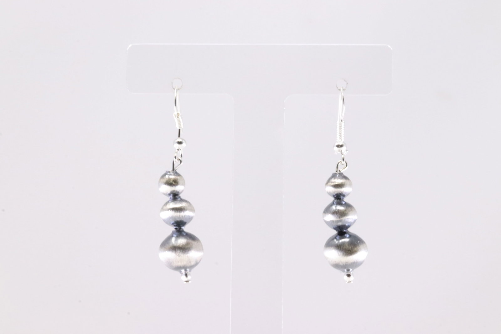 America Sterling Silver Pearl Beaded Dangling Earring's.: This is a America Sterling Silver Pearl Beaded Dangling Earring's.