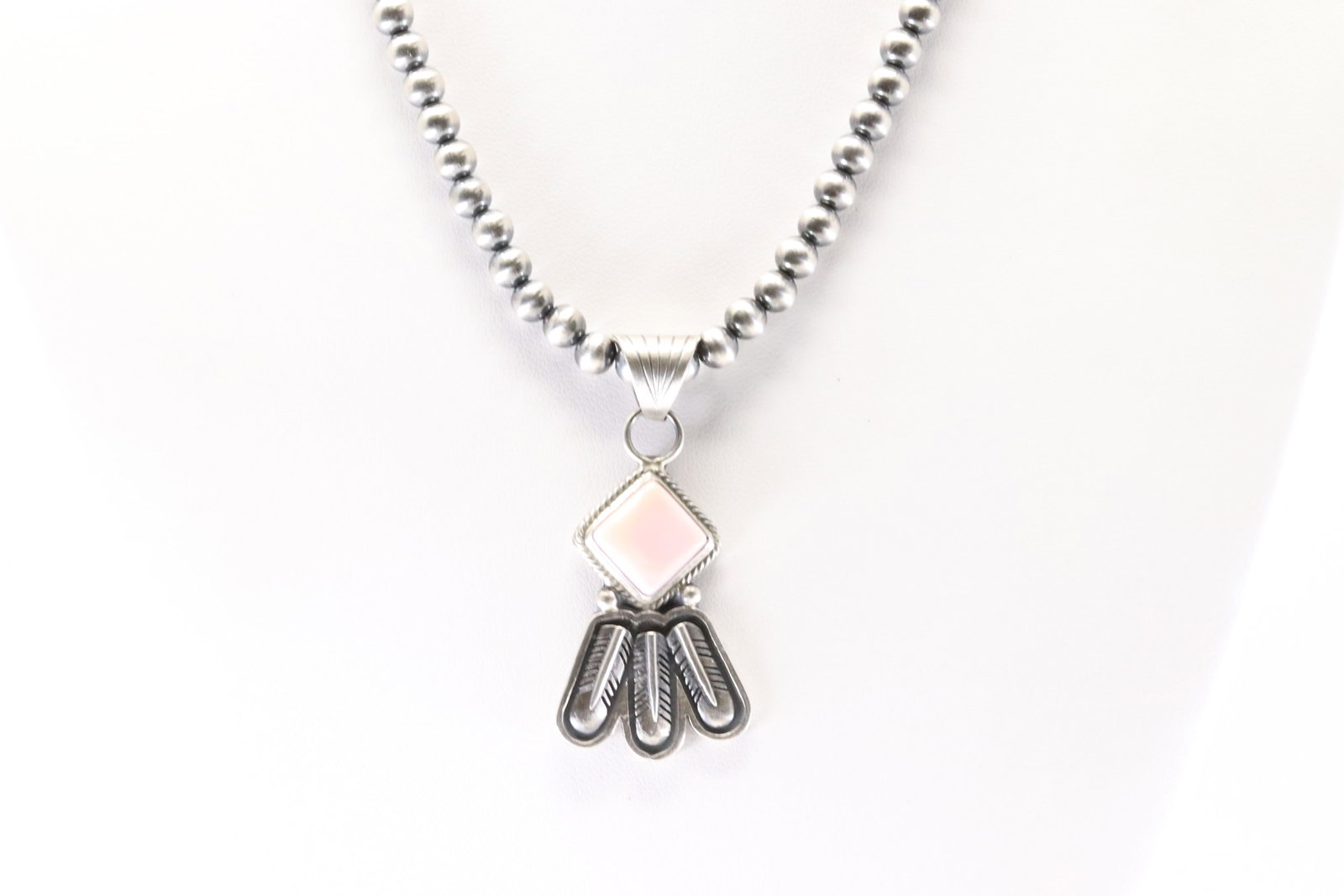 America Sterling Silver Pink Conch Shell Pendant. With Machine Made Stearling Silver Pearl Beaded (1 of 4)