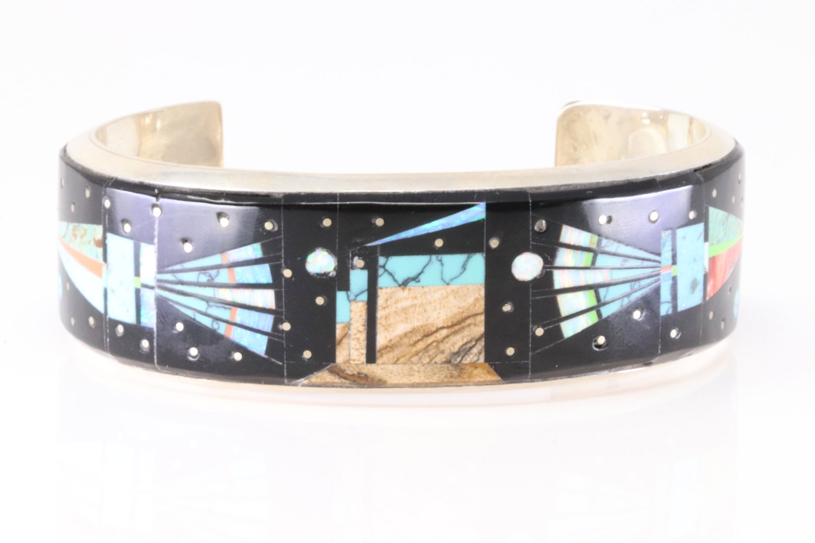 Native America Navajo Sterling Silver Multi-Color Night Sky Bracelet Cuff By Gilbert Smith.: This is a Native America Navajo Sterling Silver Multi-Color Night Sky Bracelet Cuff By Gilbert Smith. Stamp GS.