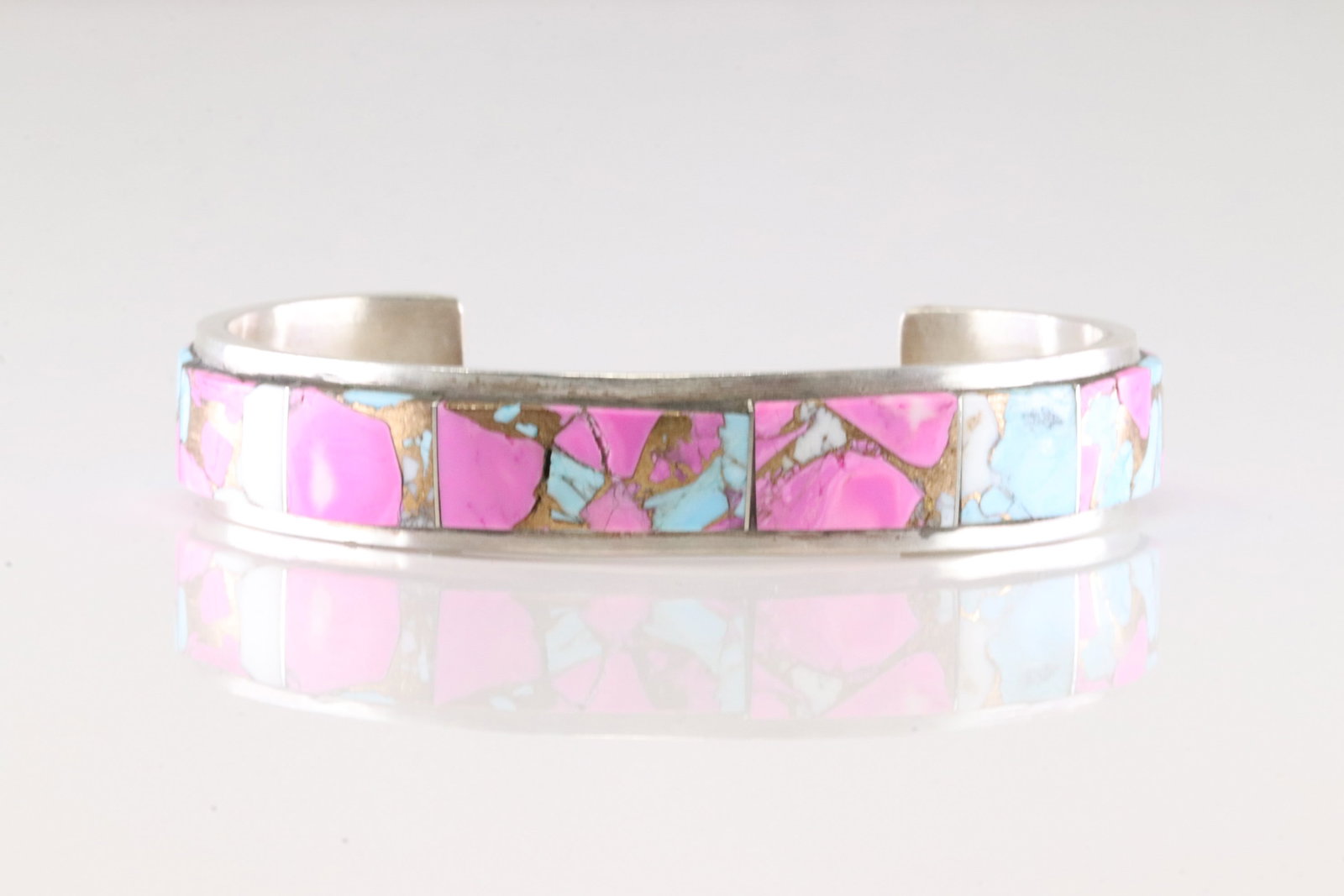 Native America Navajo Sterling Silver Cotton Candy Bracelet Cuff By Steve Francisco.: This is a Native America Navajo Sterling Silver Cotton Candy Bracelet Cuff By Steve Francisco. Stamp SF.