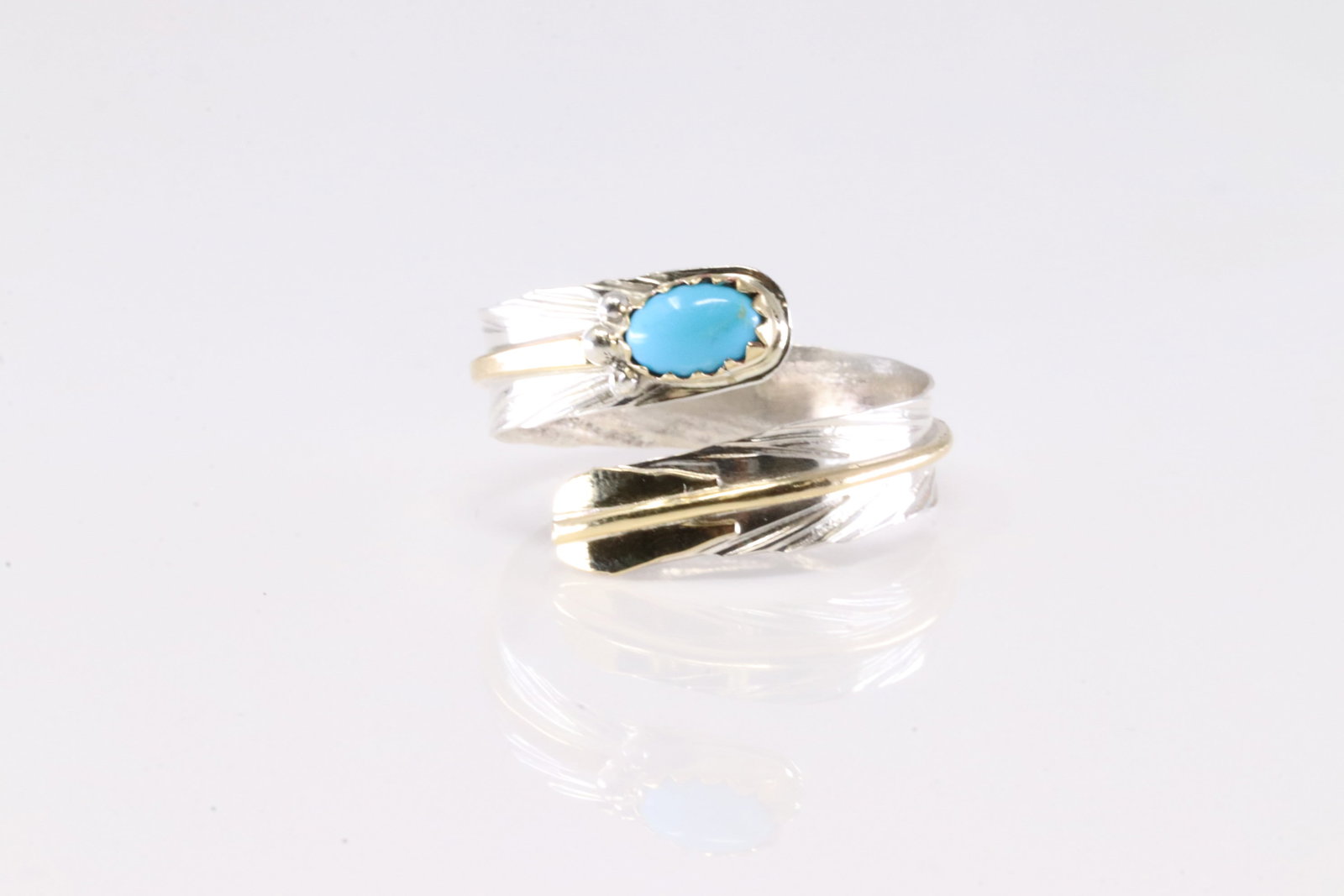 Native America Navajo Sterling Silver Turquoise Ring By Virginia.: This is a Native America Navajo Sterling Silver Turquoise Ring By Virginia. Ring size: 8.25.